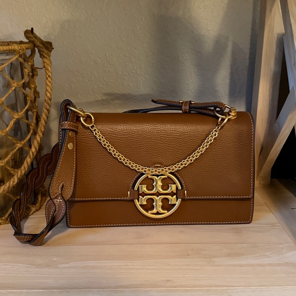 Tory Burch Miller Shoulder Bag Light Umber Brown Gold Logo Like New w/ Tag - Picture 2 of 9
